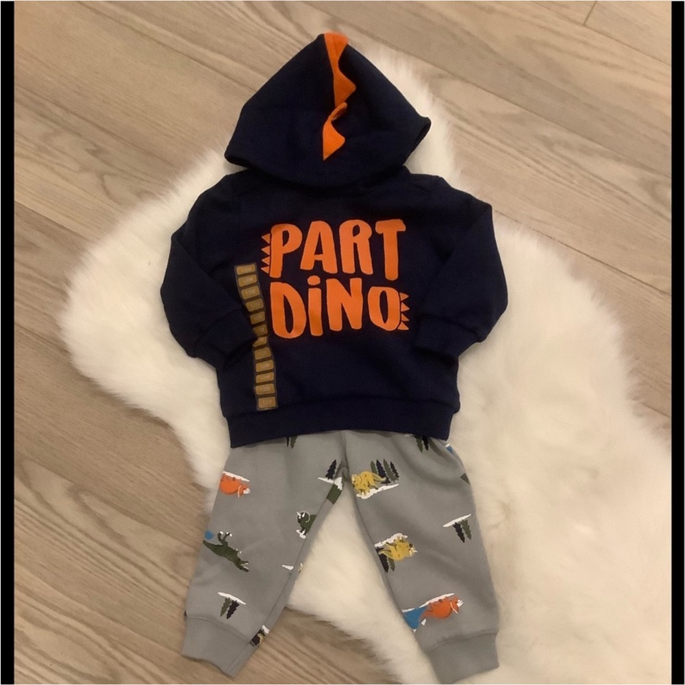 NWT Carter’s part Dino outfit ❤️❤️❤️❤️